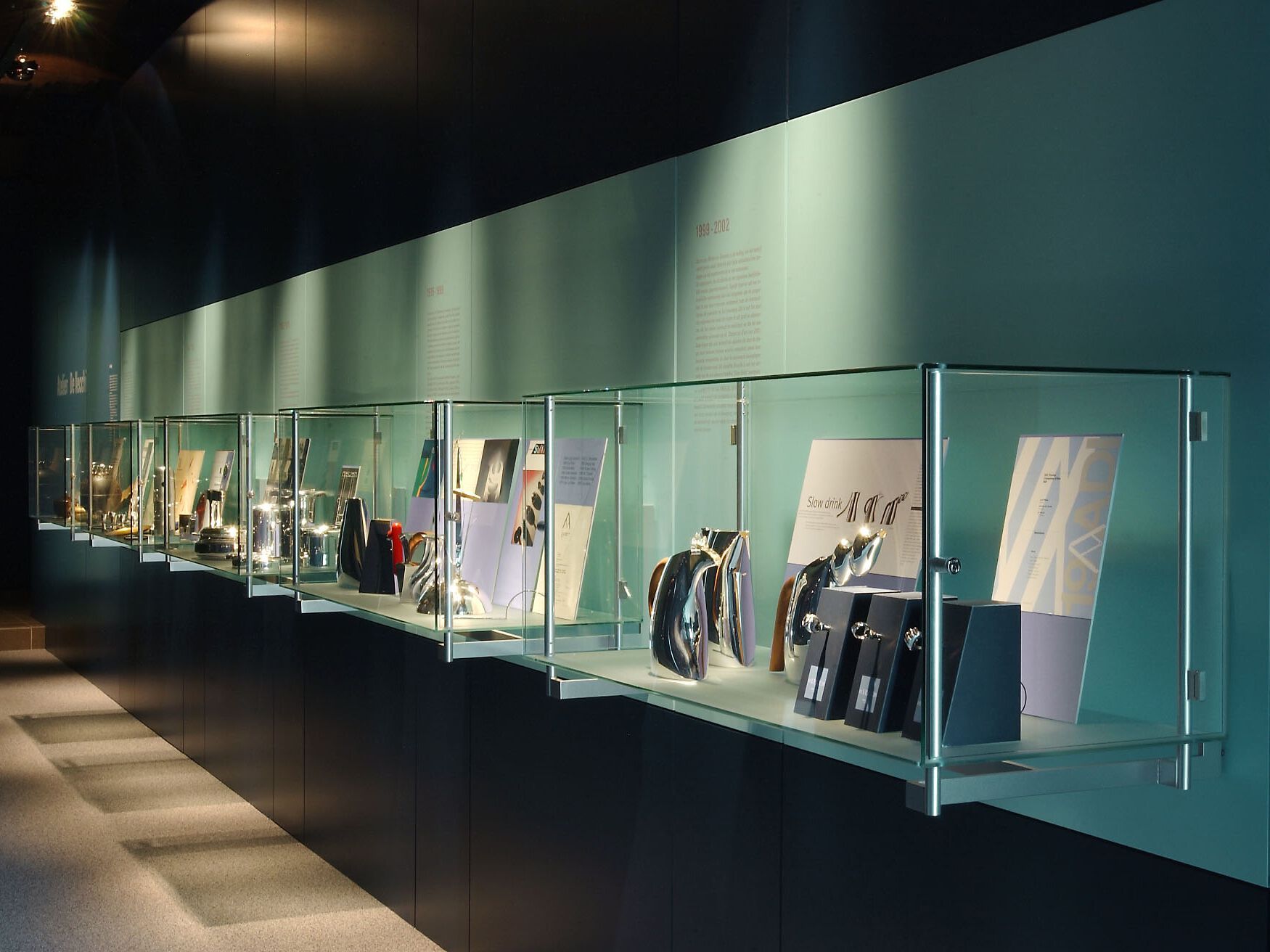 Подвесная витрина из стали и стекла Alinea Design Objects видимый ARCH-00102550