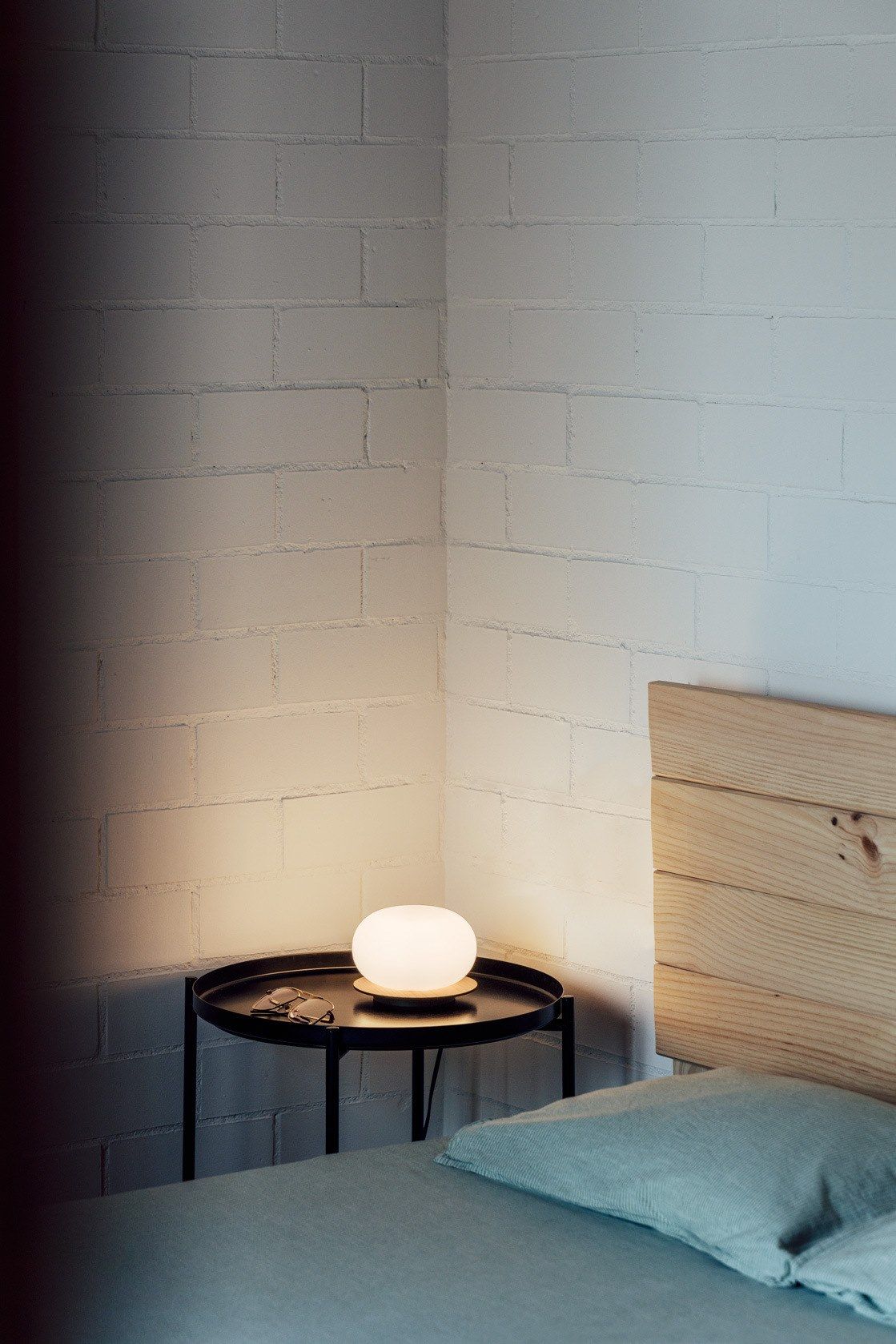 Настольная лампа из ясеня и выдувного стекла Milan Iluminacion Knock ARCH-00039338 - Вид №2