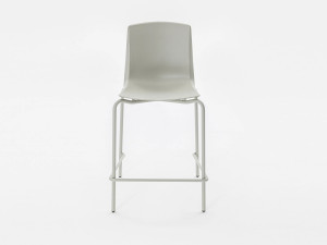 Полипропиленовый табурет с подставкой для ног