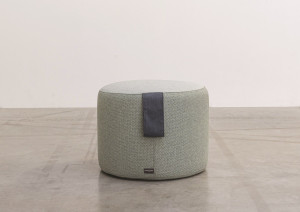 Оттоманка из переработанной ткани