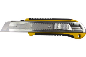 18695472 Нож 25 мм, выдвижное лезвие, усиленный, металл, обрезиненная ручка 119030 ULTIMA
