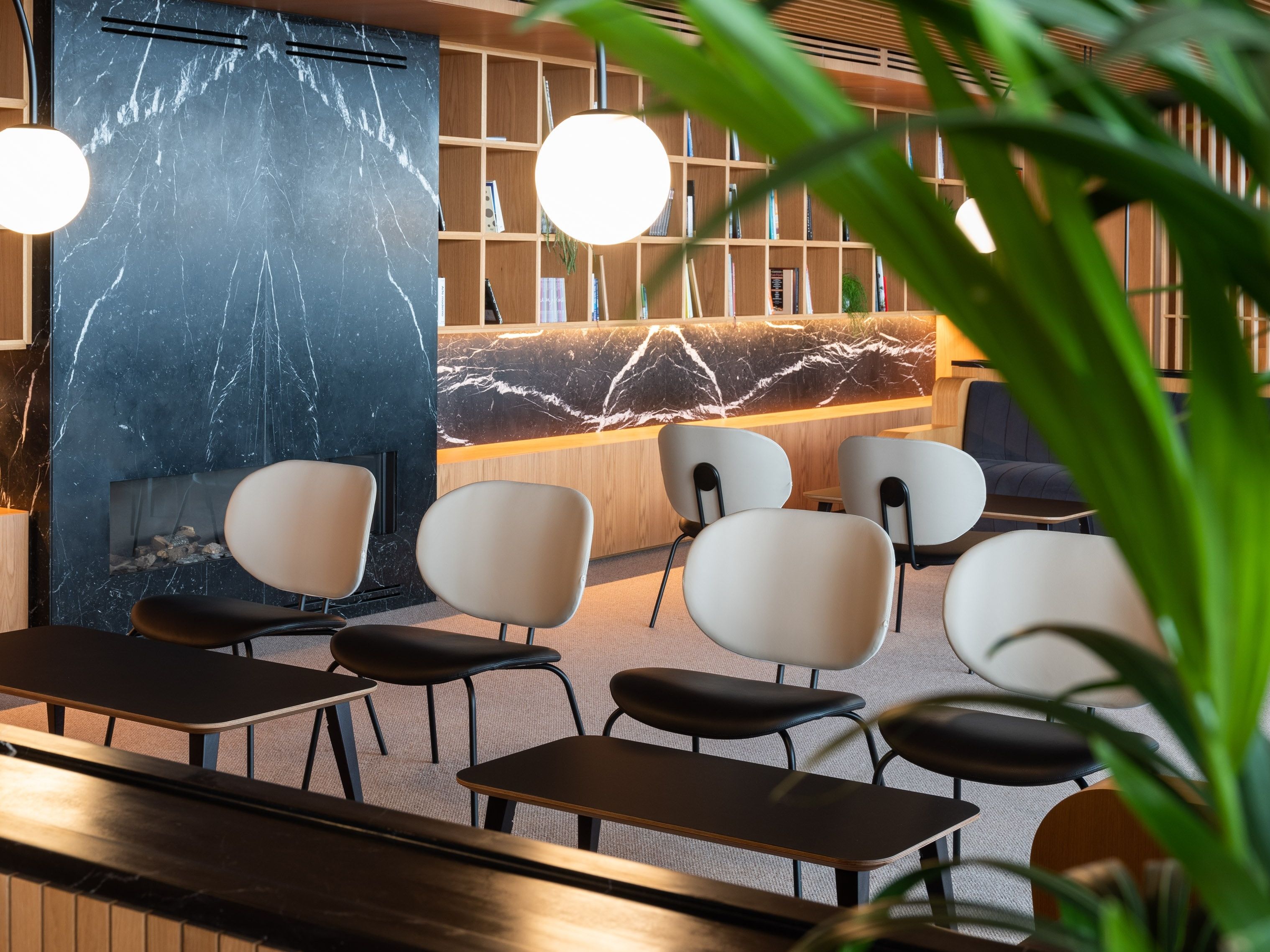 Стальной стул с мягким сиденьем ONDARRETA Hari ARCH-00051779 - Вид №9