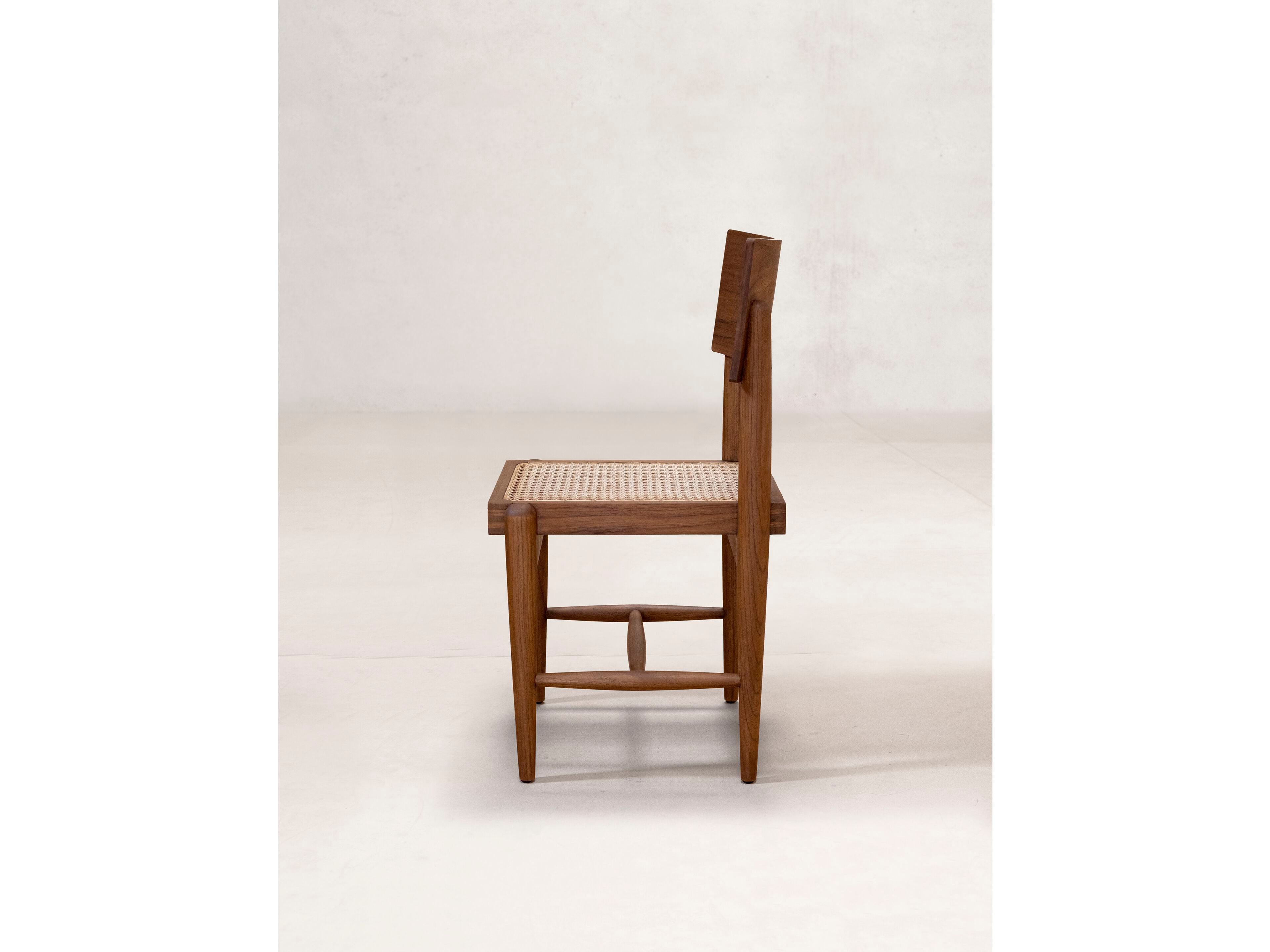 Стул из тикового дерева Phantom Hands Адитья Пракаш ARCH-00143045 - Вид №1