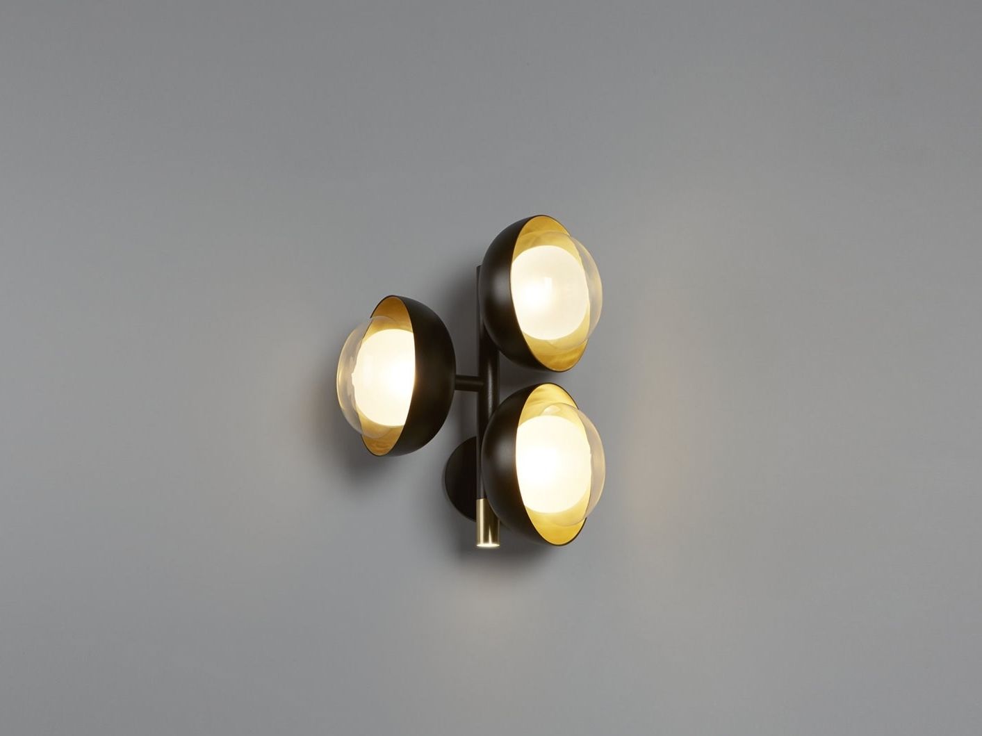 Металлический настенный светильник с фиксированной рукояткой Tooy ARCH-00078296