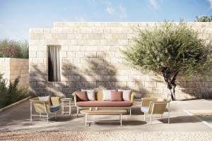 Высокий круглый алюминиевый и деревянный садовый столик