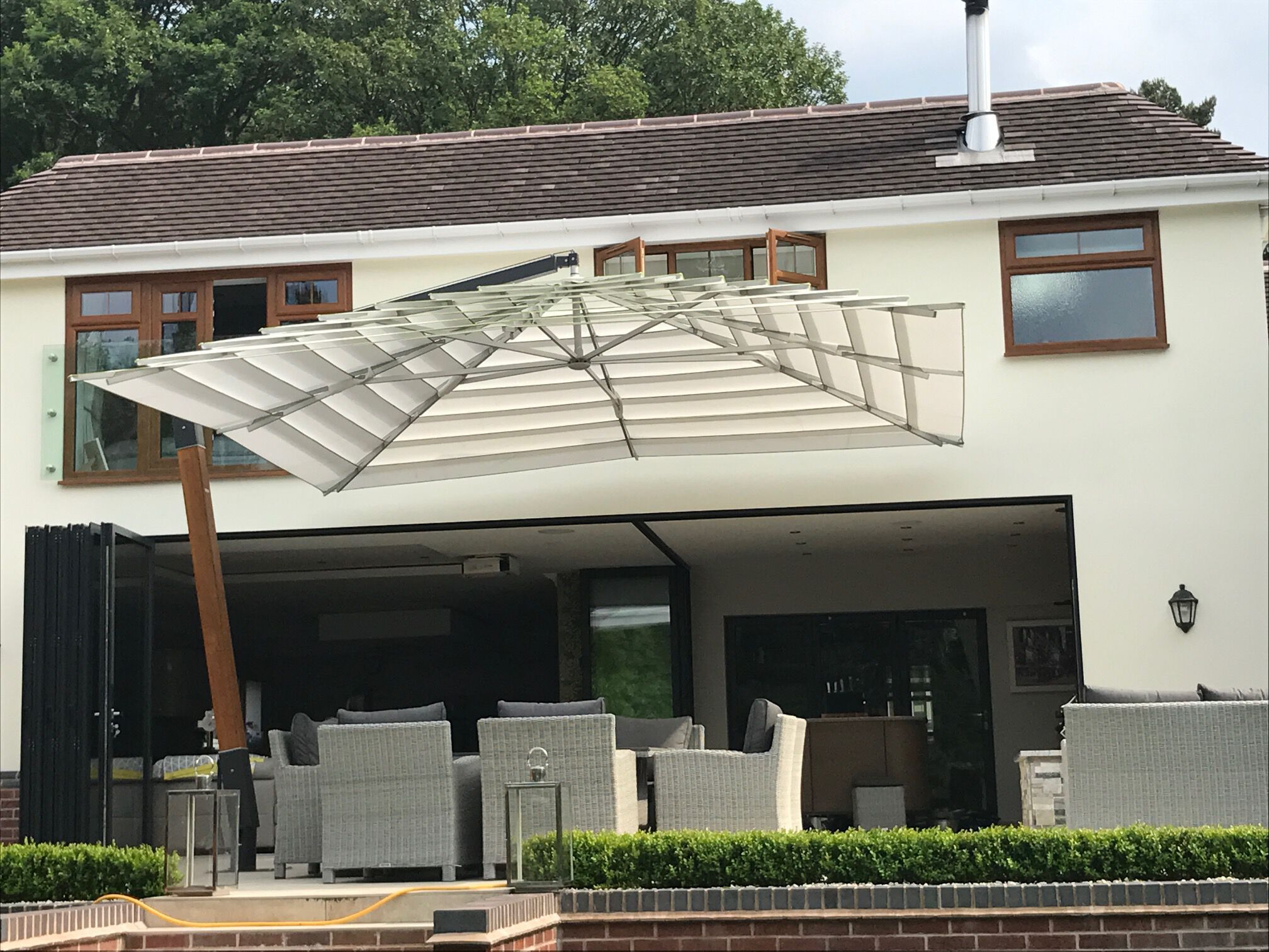 Многовальвольный зонтик ® System с боковым полюсом Gardenart SIRIO ARCH-00035047 - Вид №1