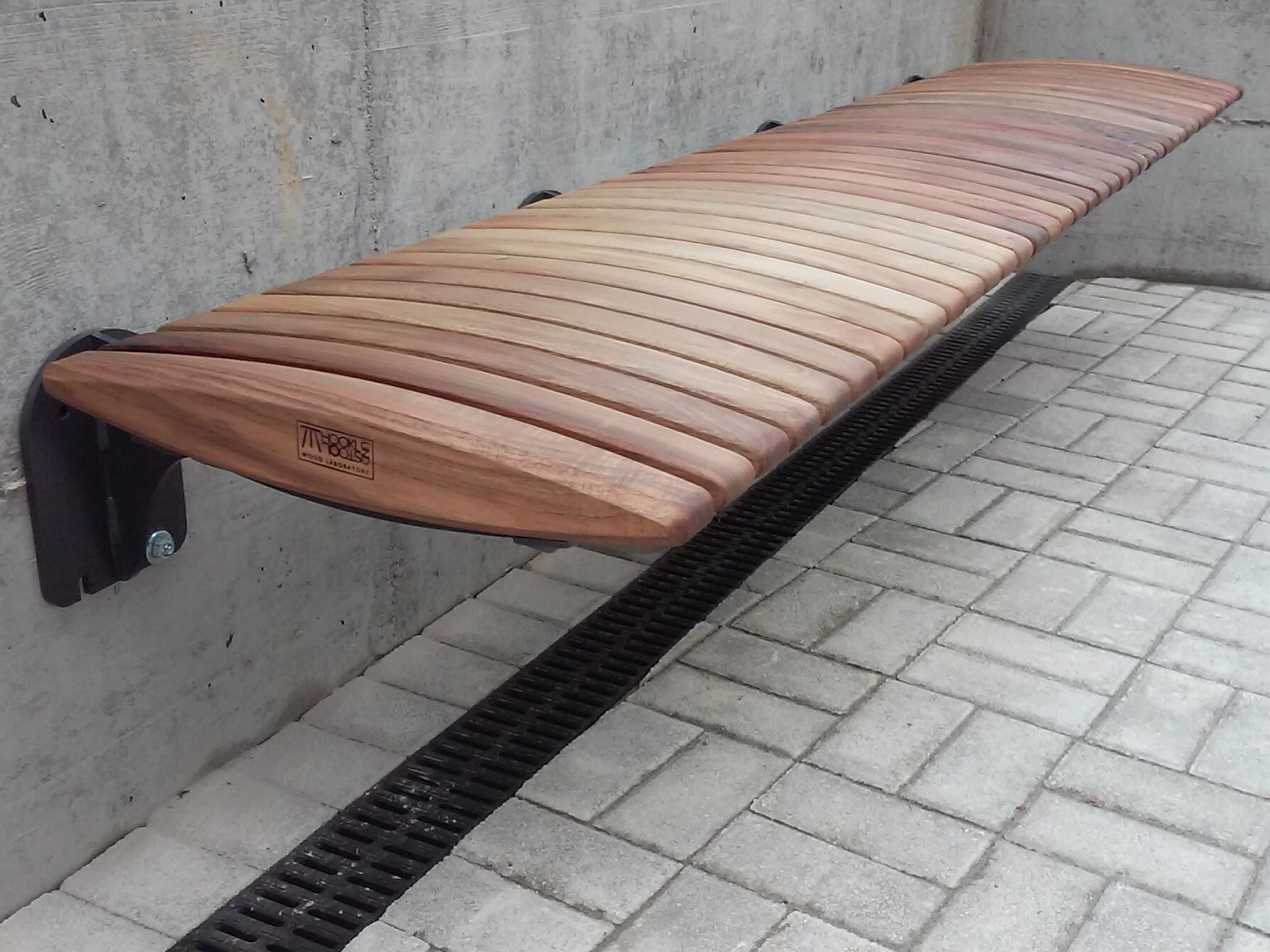 Деревянная скамейка без спинки HOOKL und STOOL KSILOFON ARCH-00036701