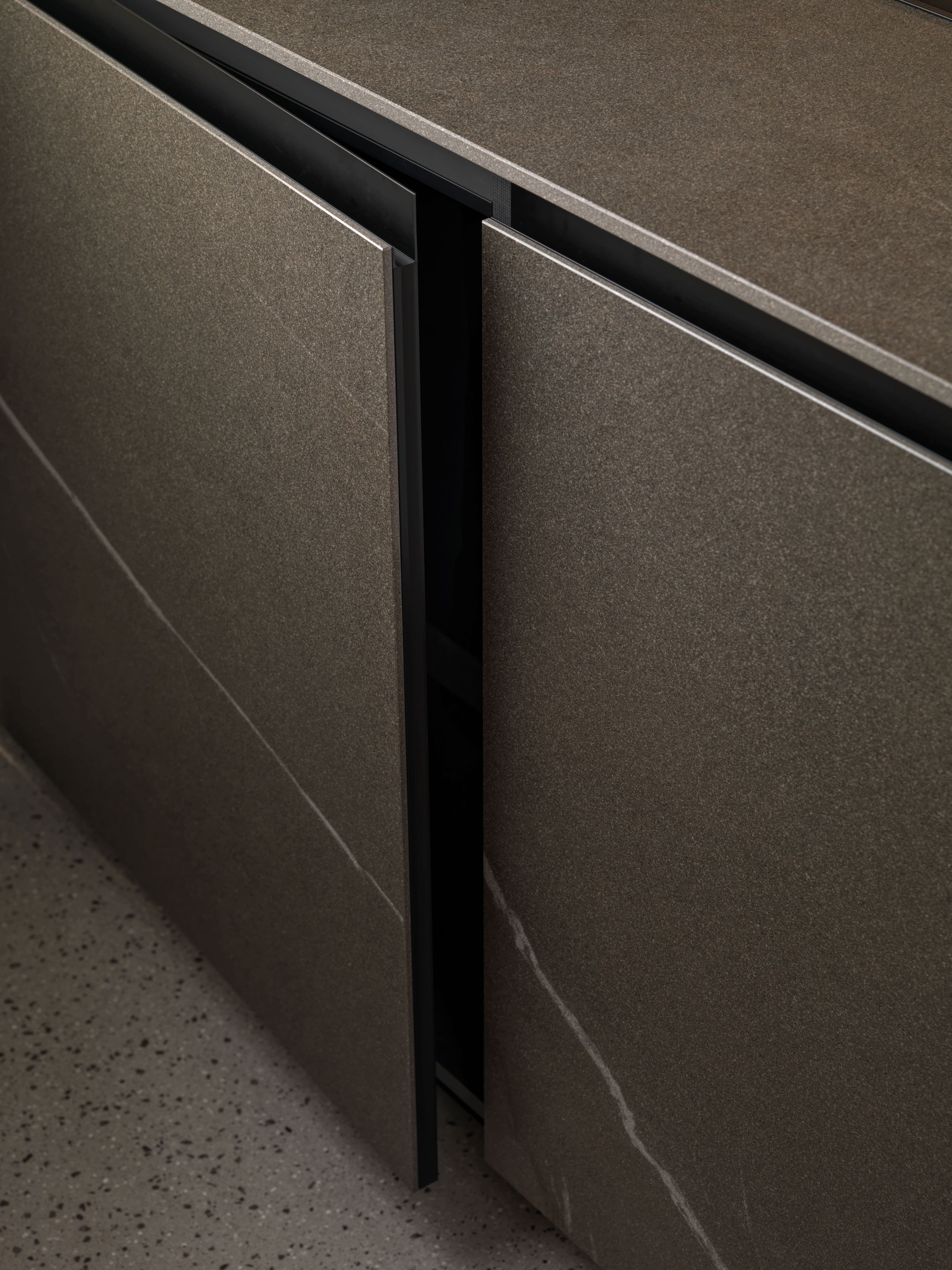 Встроенная кухня с островом без ручек Euromobil Telero ARCH-00134979 - Вид №2