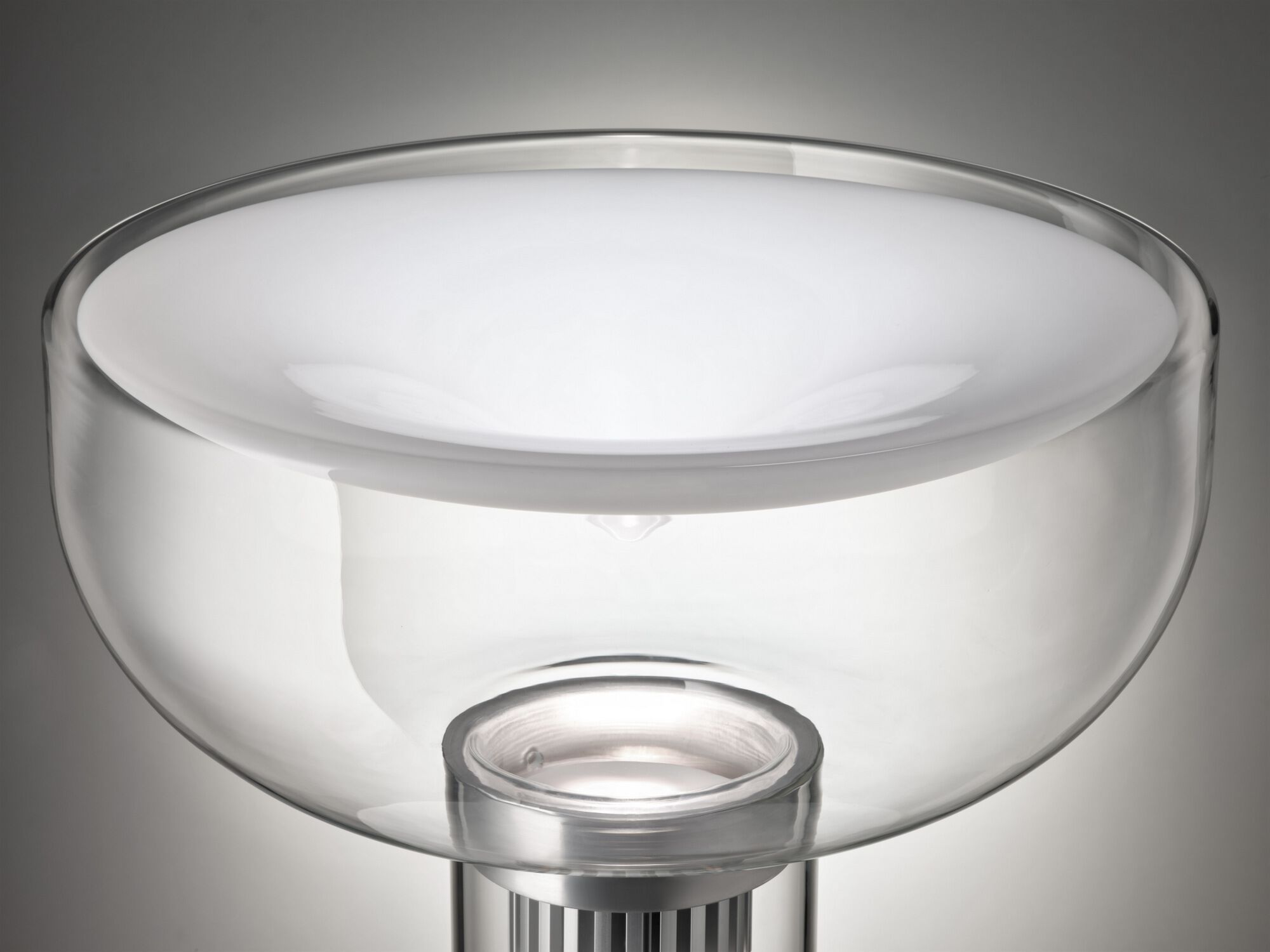 Стеклянная светодиодная настольная лампа Leucos Aella ARCH-00106531 - Вид №3