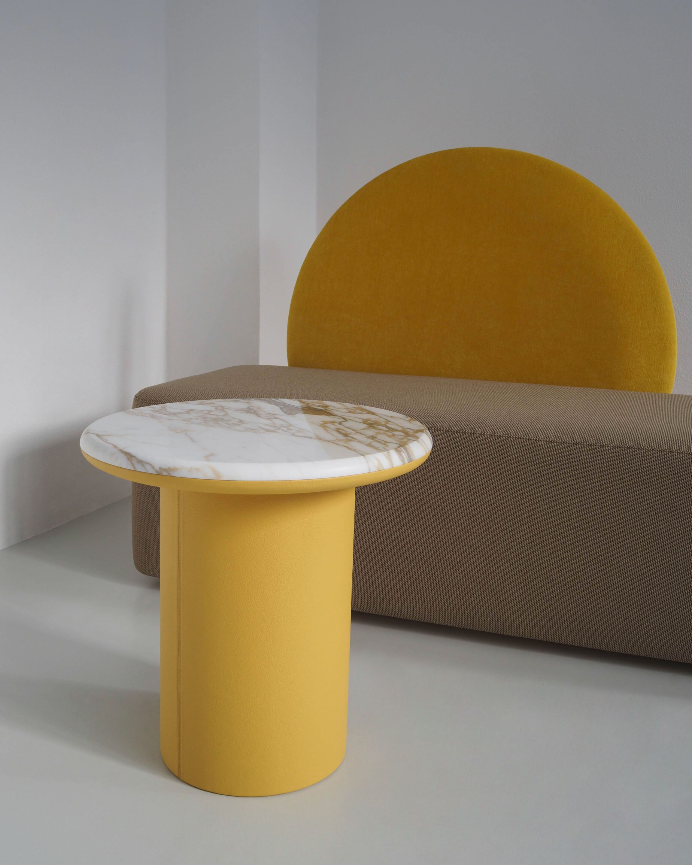 Круглый мраморный журнальный столик с кожаной основой Secolo GEMINI ARCH-00031420 - Вид №4