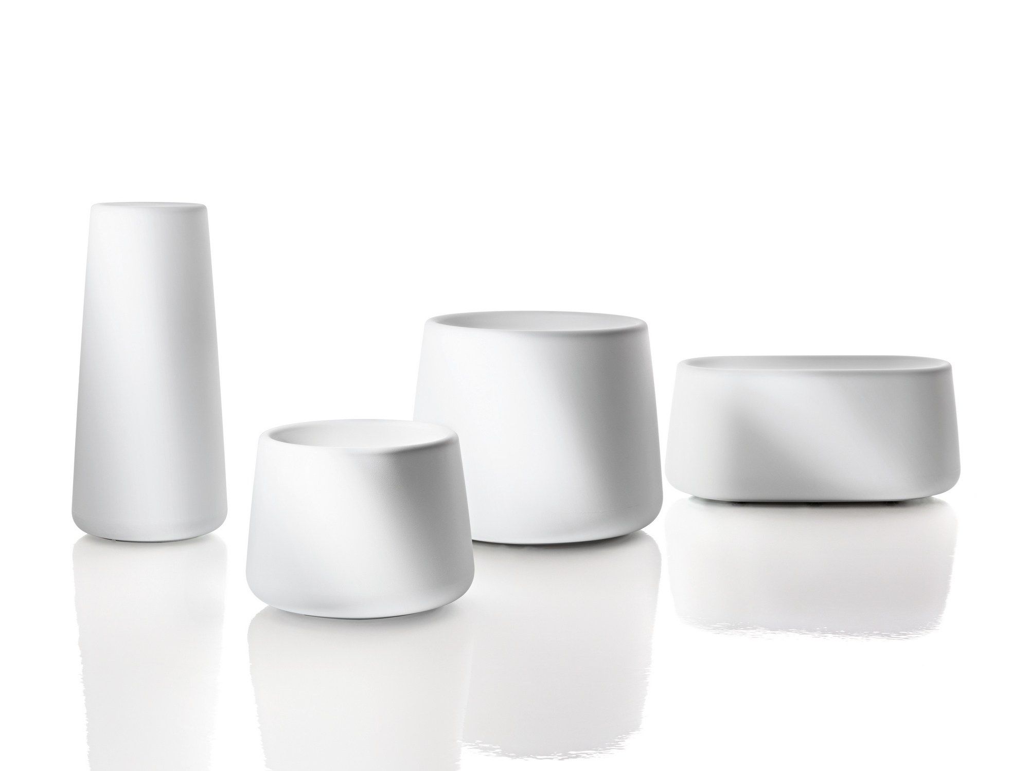 Низкий садовый горшок из полиэтилена Magis Tubby ARCH-00153055 - Вид №1