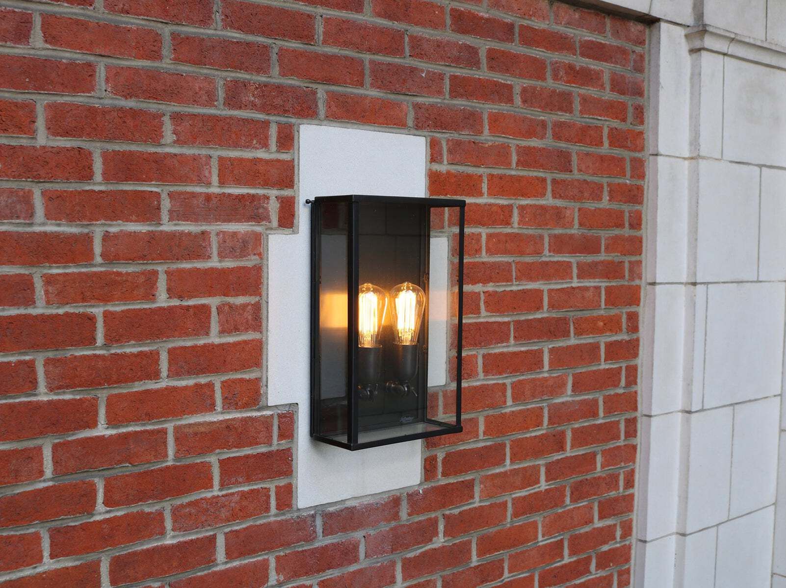 Латунная светодиодная наружная настенная лампа Authentage Lighting Vitrine ARCH-00035745 - Вид №1