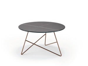 Круглый металлический журнальный столик