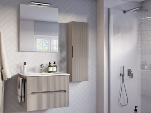 Деревянный подвесной умывальник с держателем для полотенец