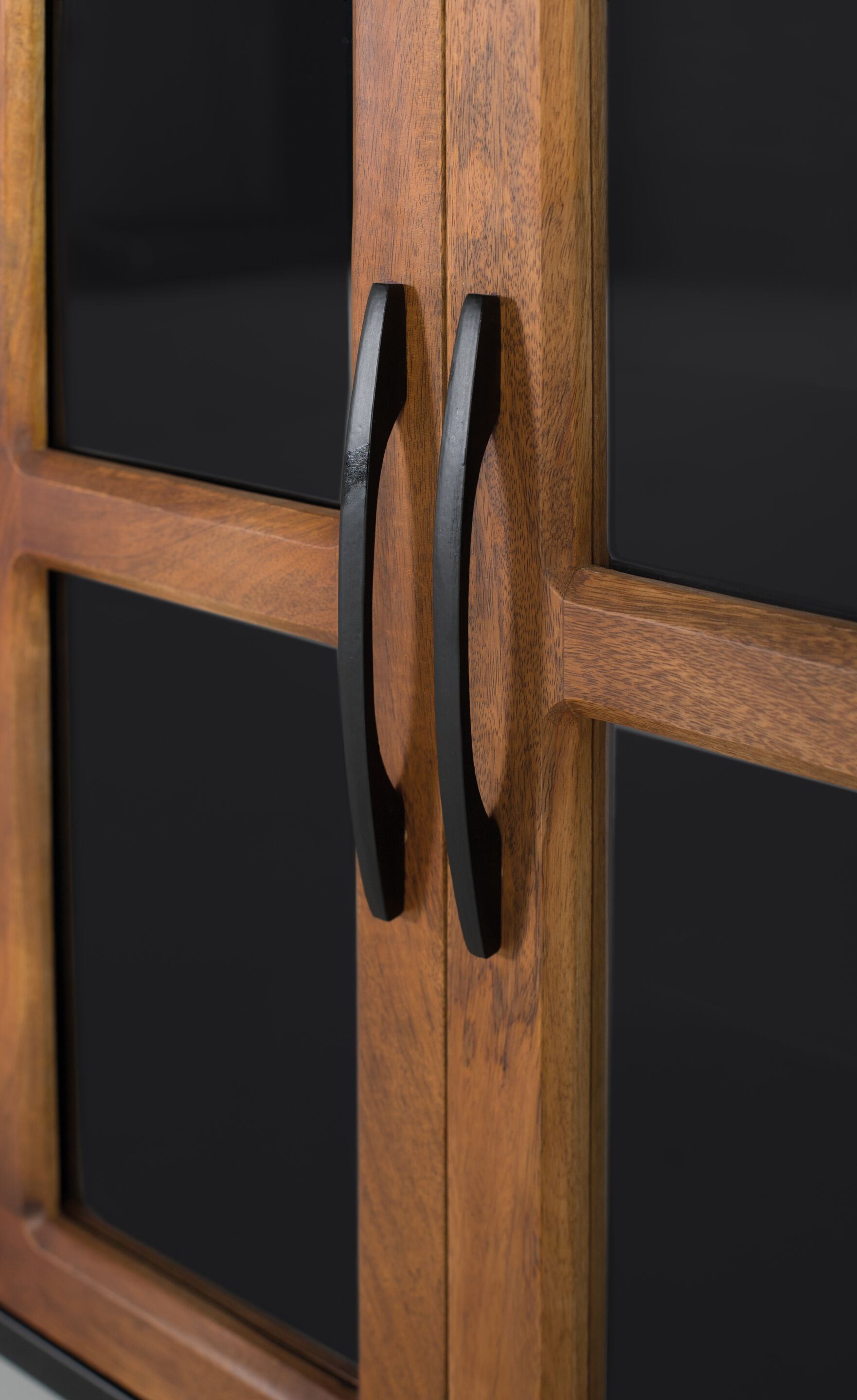 Шкаф из дерева и стекла с распашными дверями Giner y Colomer Berhampur ARCH-00092198 - Вид №4