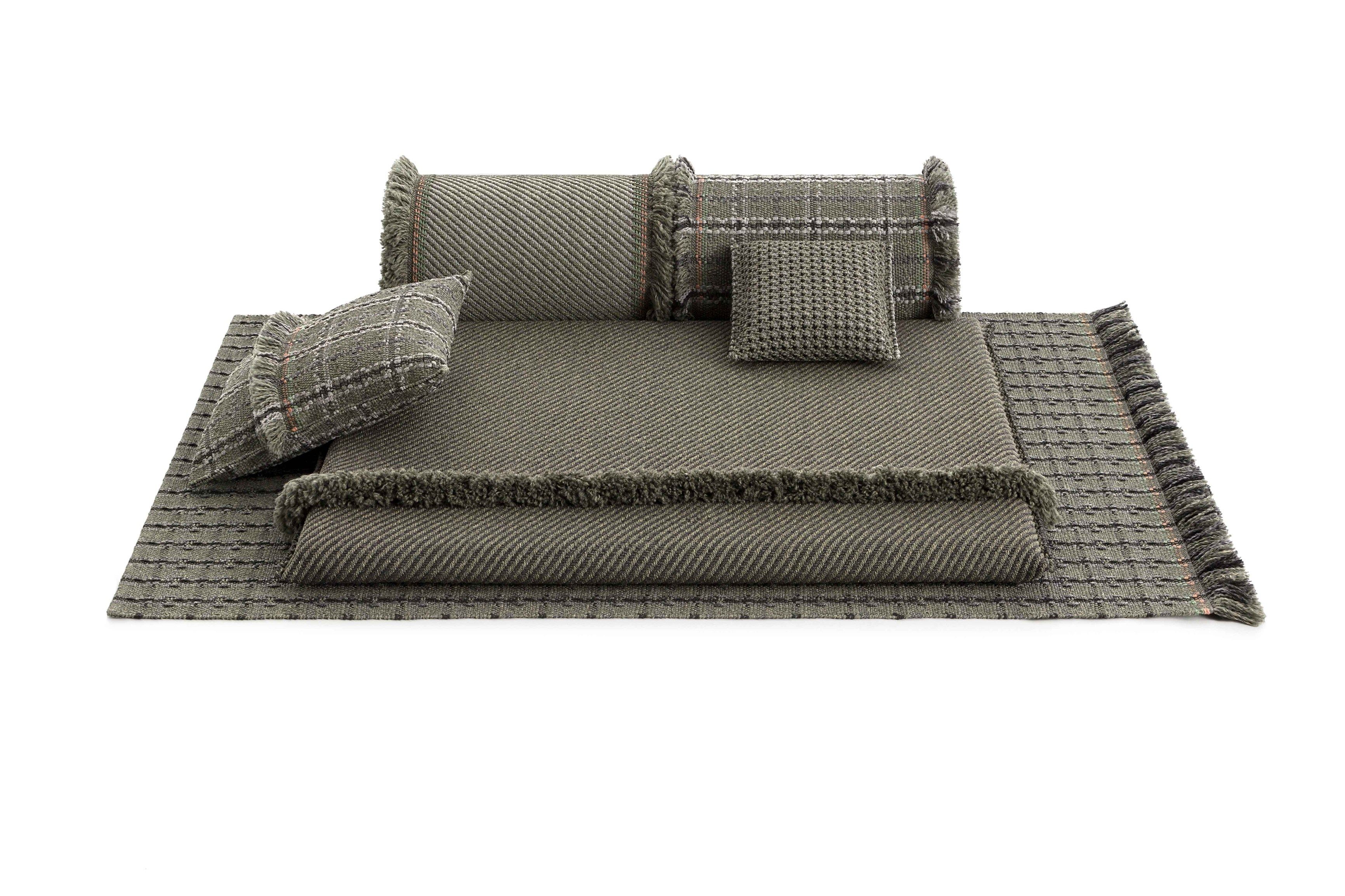 Наружная полипропиленовая цилиндрическая полосатая подушка GAN Garden Layers ARCH-00033057 - Вид №4