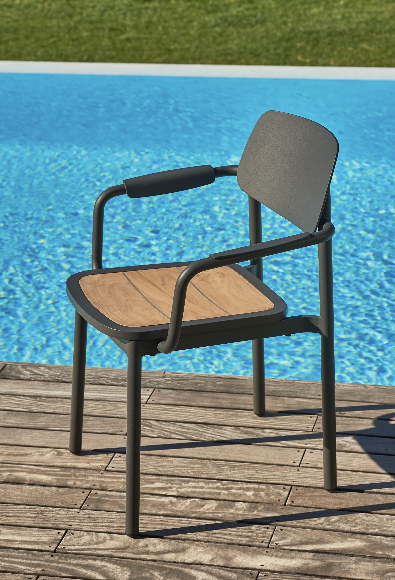 Штабелируемый садовый стул с подлокотниками DRIGANI Noa ARCH-00017595 - Вид №1