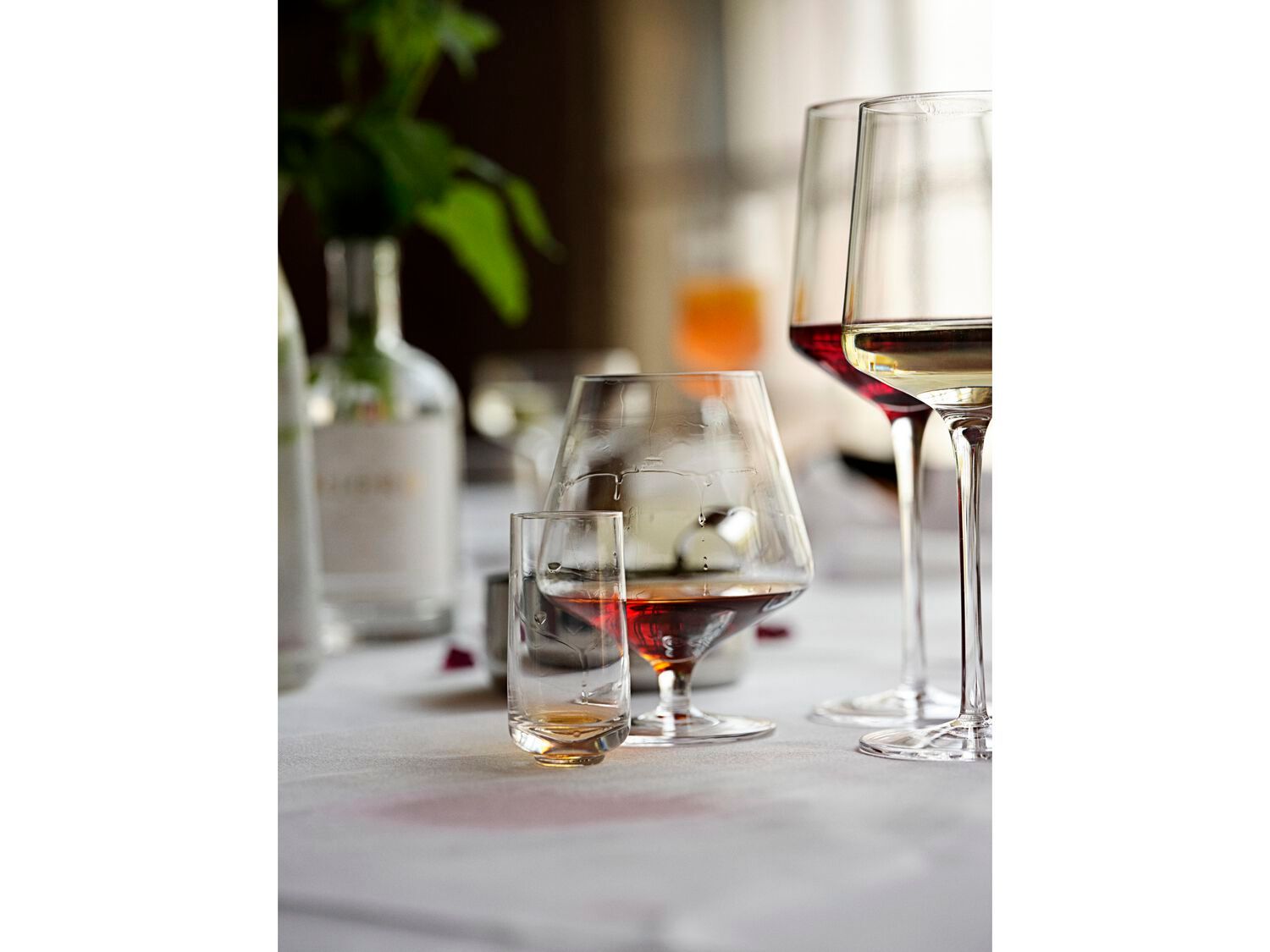 Выдувное стекло белый набор бокалов для вина ZONE DENMARK Rocks ARCH-00053754 - Вид №3