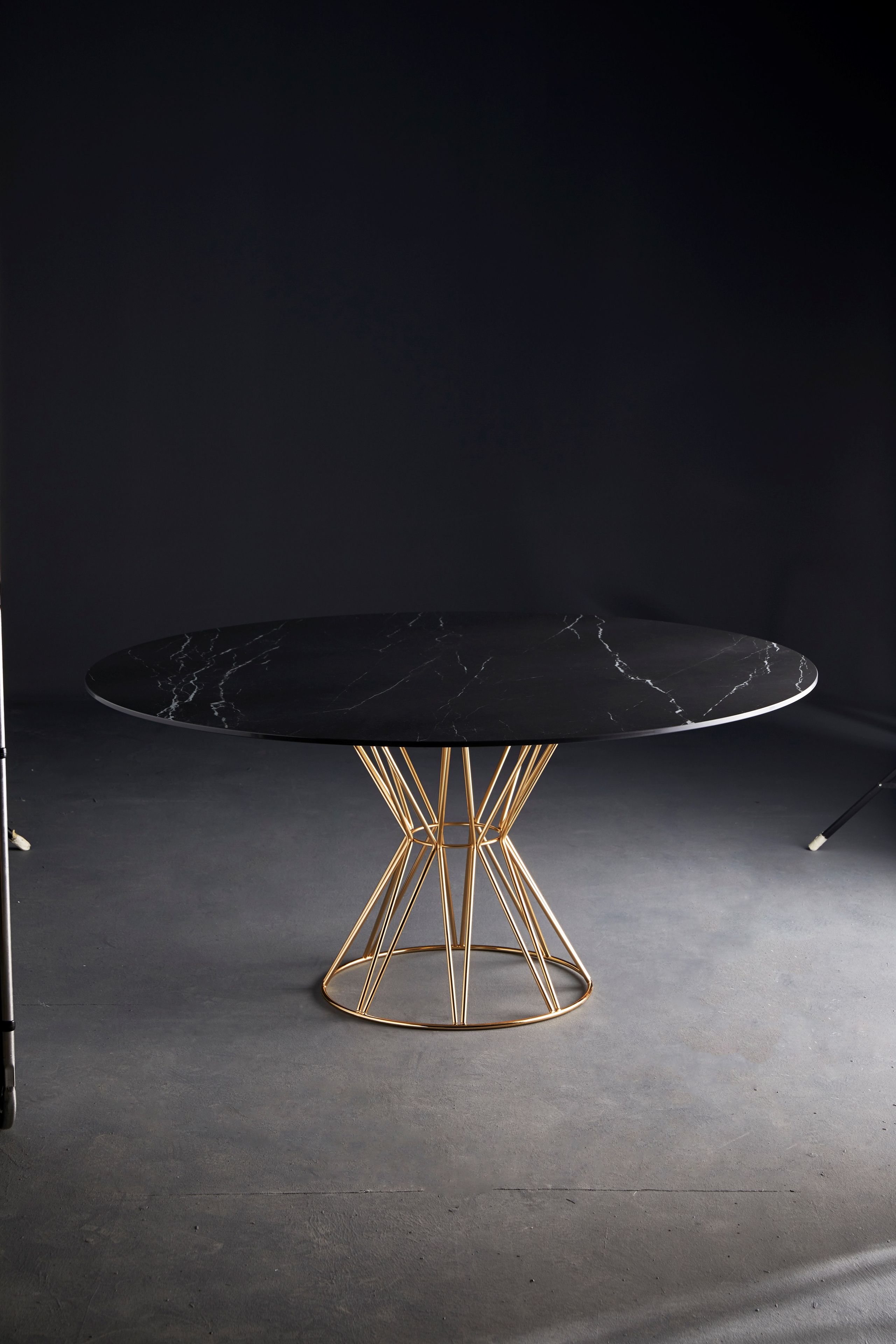 Круглый стол из керамогранита и стальной основы Colico CIRCUS ARCH-00133881 - Вид №1
