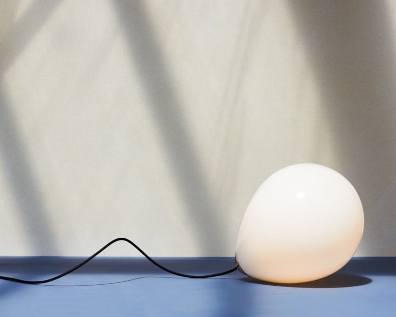 Светодиодная настольная лампа из опалового стекла с диммером Michael Anastassiades ON MY MIND ARCH-00037365 - Вид №1