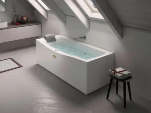 Jacuzzi® Прямоугольная ванна с гидромассажем Essentials