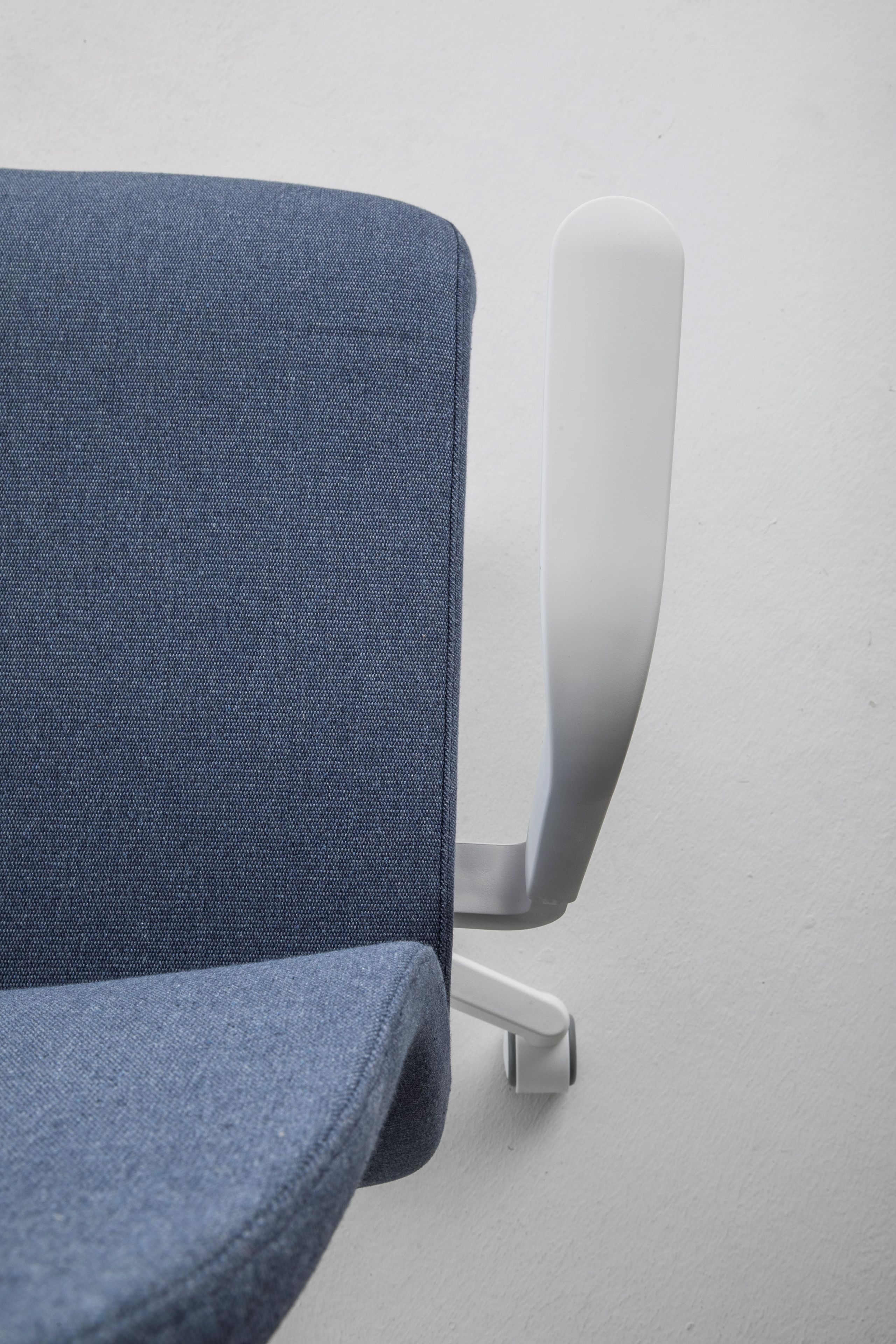 Кожаный офисный стул с колесами с подлокотниками Luxy SmartOffice ARCH-00033619 - Вид №10