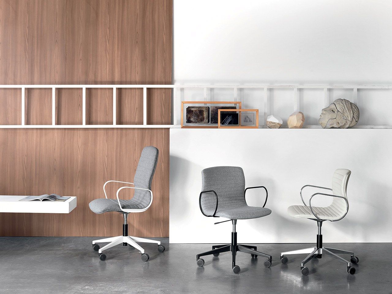 Тканевый мягкий поворотный операционный стул с подлокотниками VAGHI Union Guest ARCH-00073045 - Вид №4