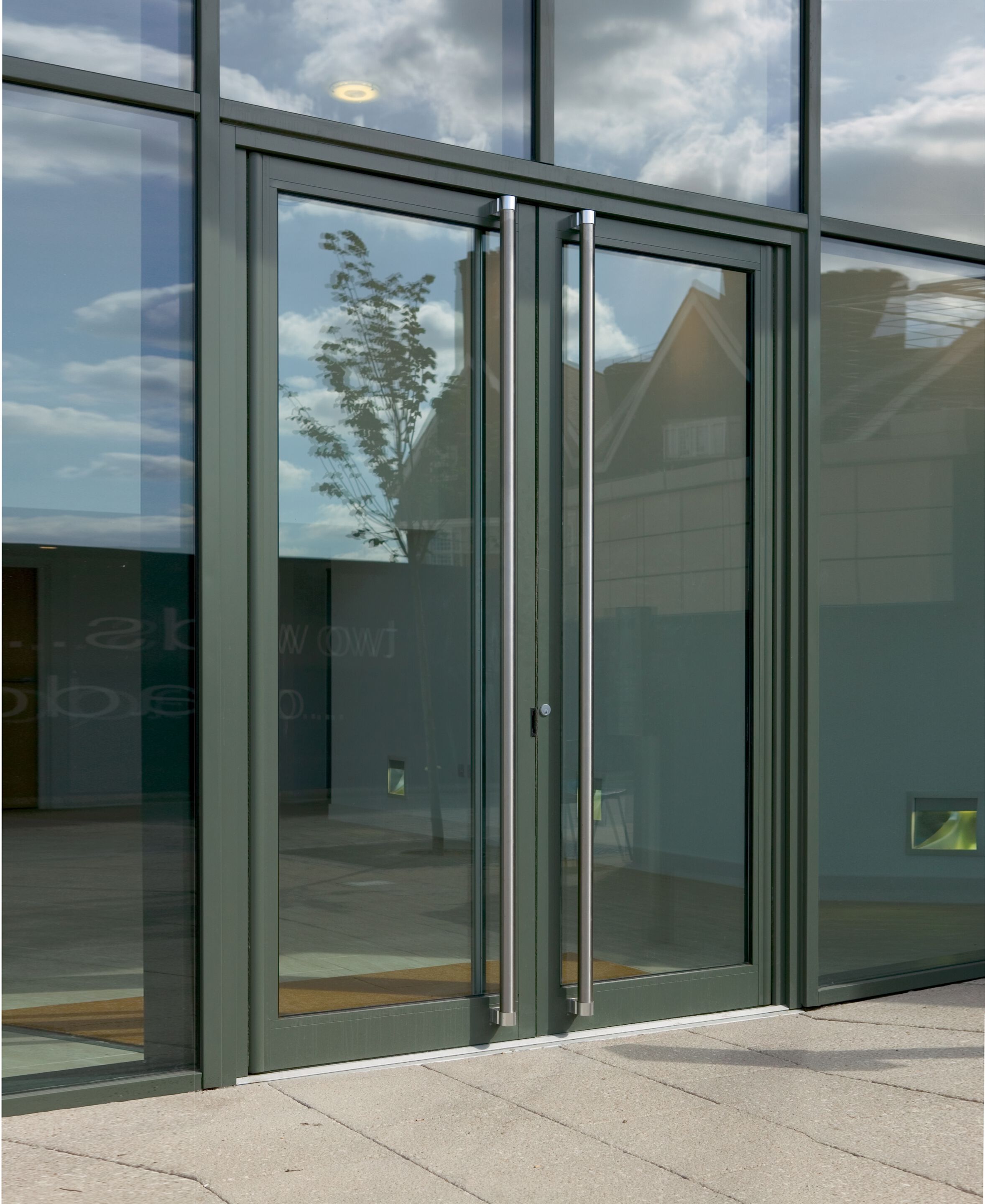 Система коммерческих дверей и витрин Reynaers Aluminium VISION 7 ARCH-00068647 - Вид №1