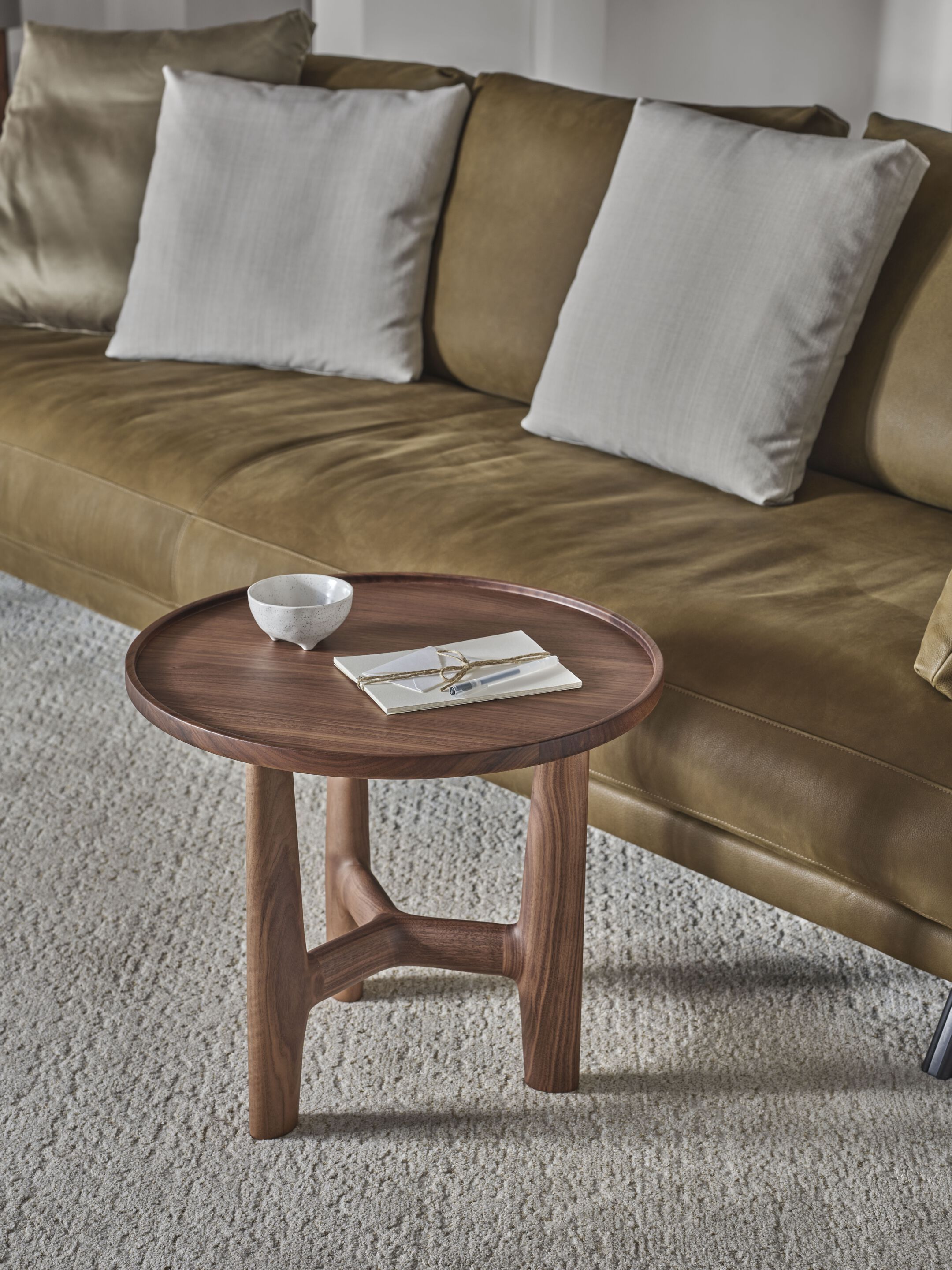 Круглый журнальный столик из грецкого ореха Porada Soul ARCH-00112225 - Вид №1