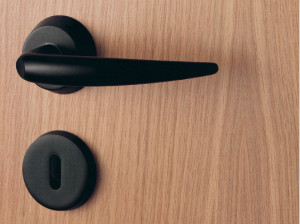 Латунная ручка