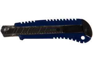 15728945 Технический пластиковый нож 18 мм 10195М MOS