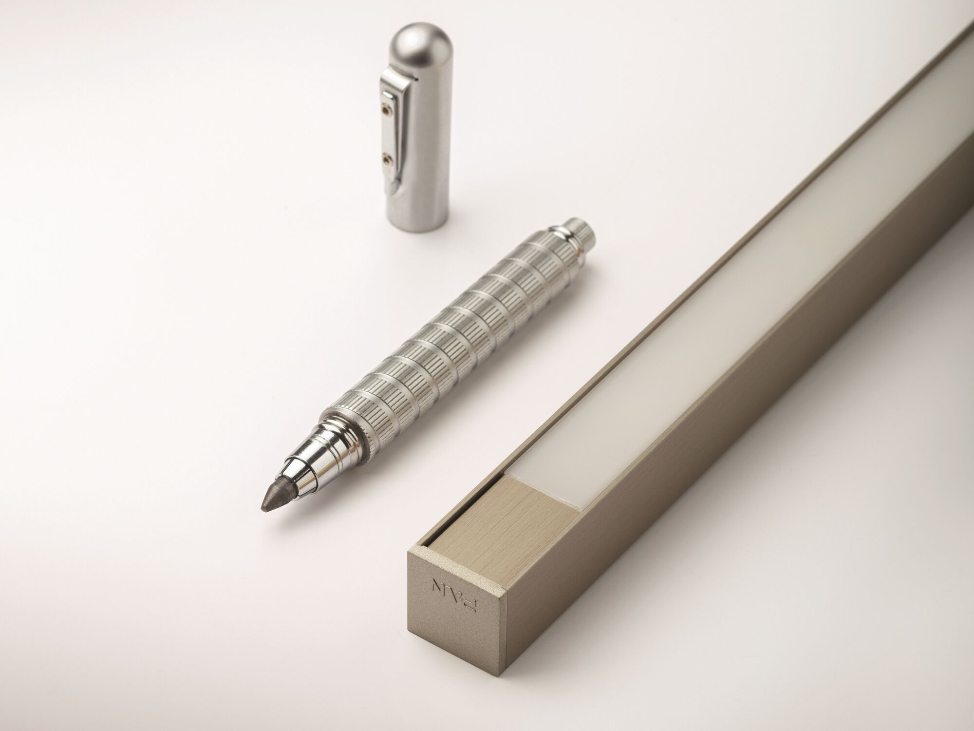 Алюминиевый светодиодный торшер PAN Maya Micro ARCH-00083911 - Вид №1