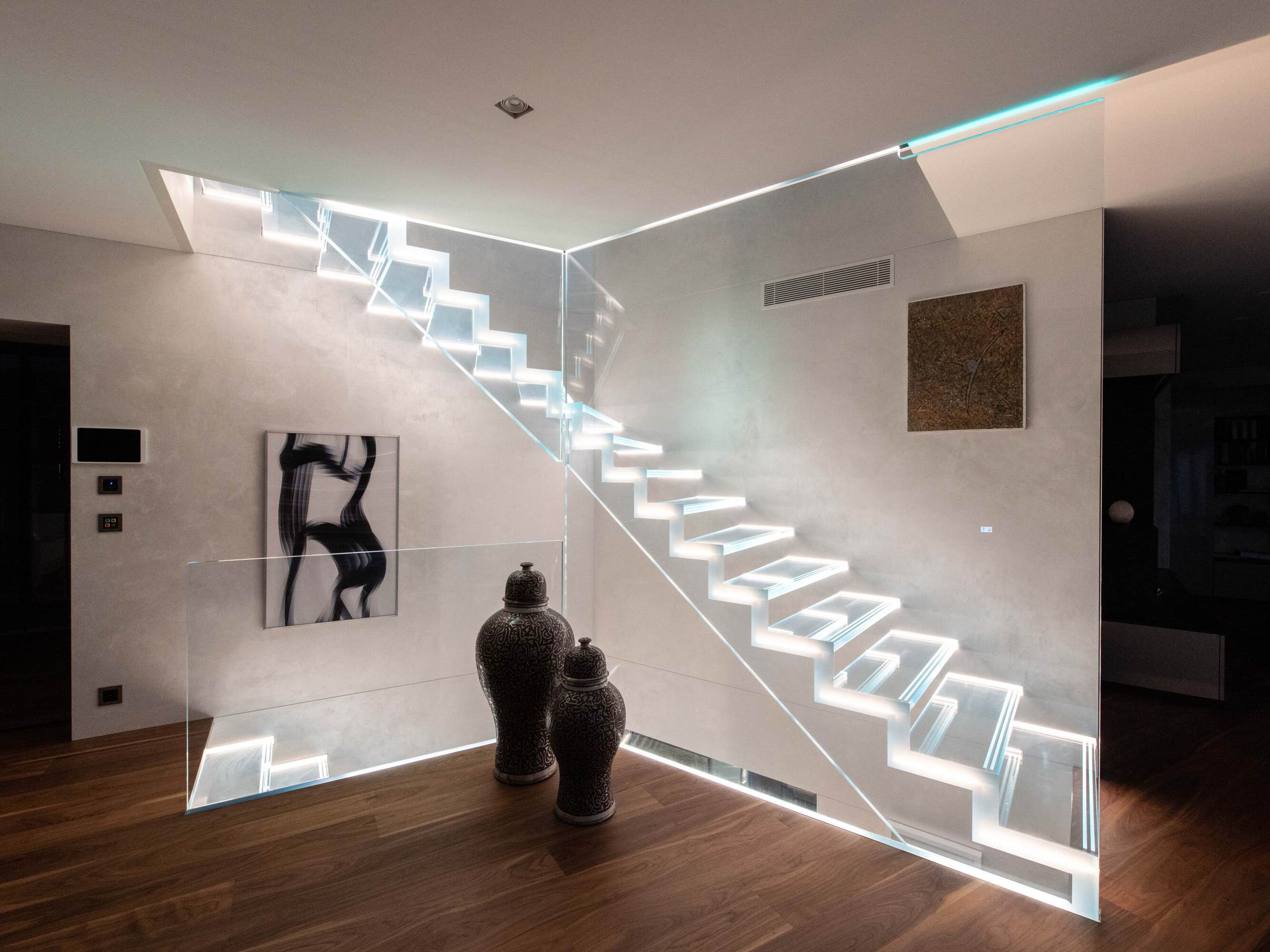 Стеклянная лестница со светодиодной подсветкой Siller Treppen Лондон ARCH-00043503