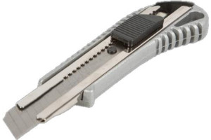16469424 Нож со сменным лезвием 18 мм, литой корпус, эргономичная ручка А0519 АВАНТЭ