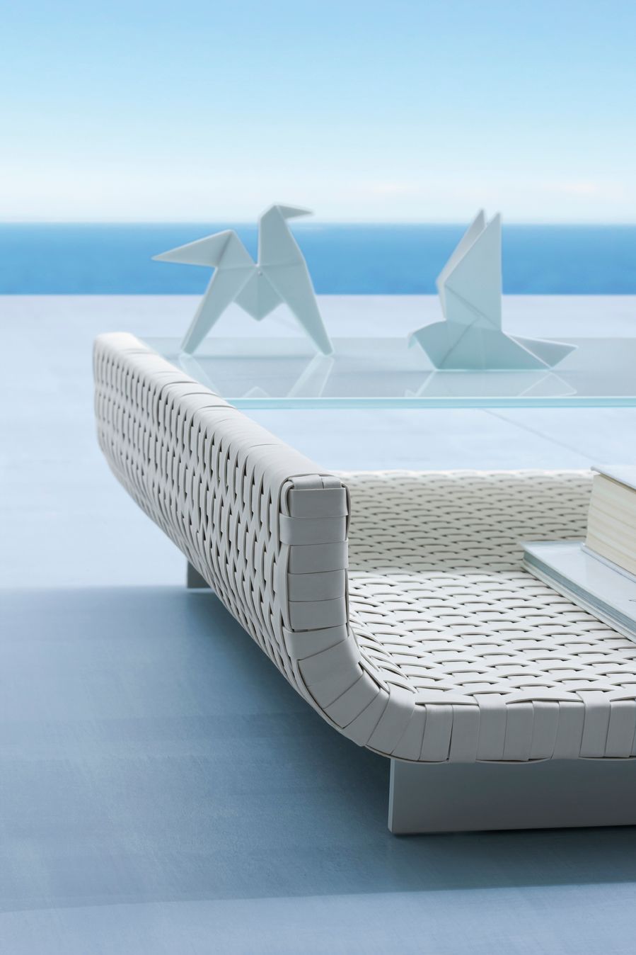 Журнальный столик из алюминия и стекла Roberti Hamptons ARCH-00094089 - Вид №7