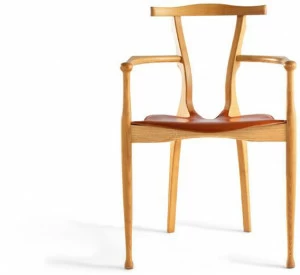BD Barcelona Design Штабелируемый деревянный стул с подлокотниками Gaulino
