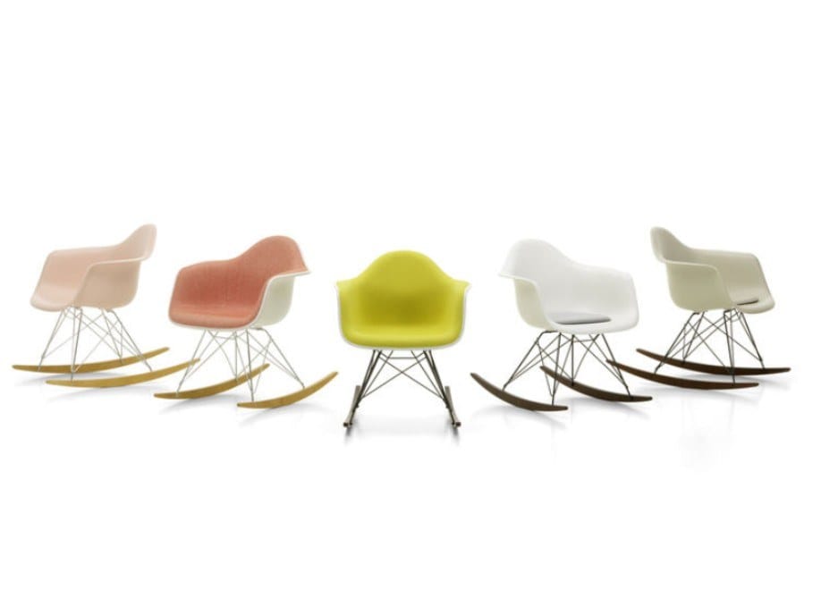 Мягкое тканевое кресло-качалка с подлокотниками VITRA Eames Plastic Chair ARCH-00023828 - Вид №1