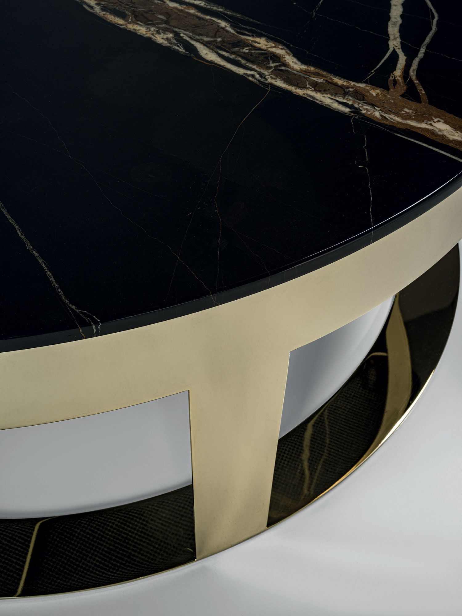 Низкий столик из металла и мрамора Vittoria Frigerio Biffi ARCH-00053185 - Вид №2