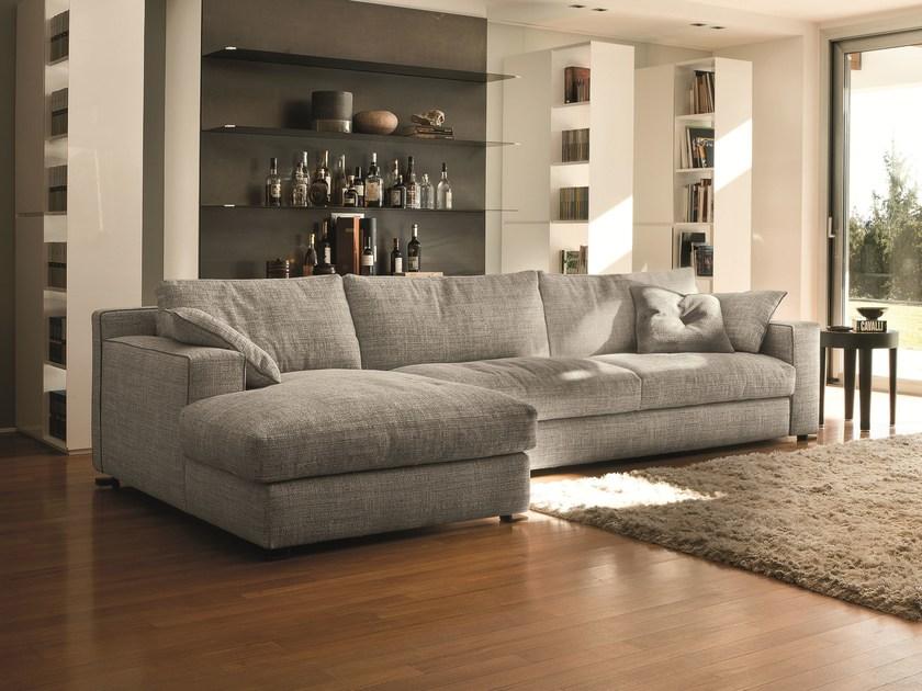 Большой диван в гостиную в современном стиле фото