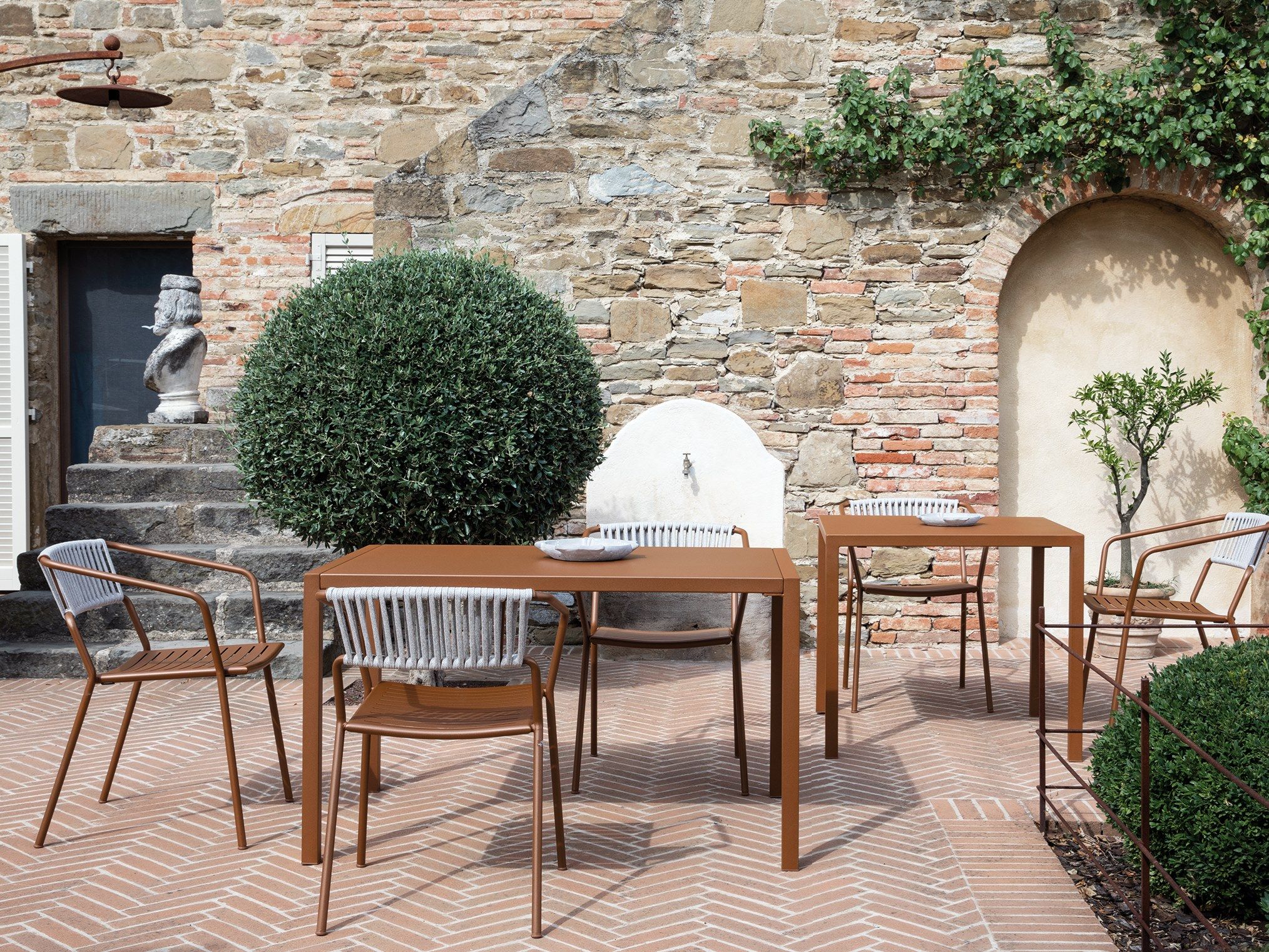 Металлический штабелируемый прямоугольный садовый стол Vermobil Quatris ARCH-00080787 - Вид №9