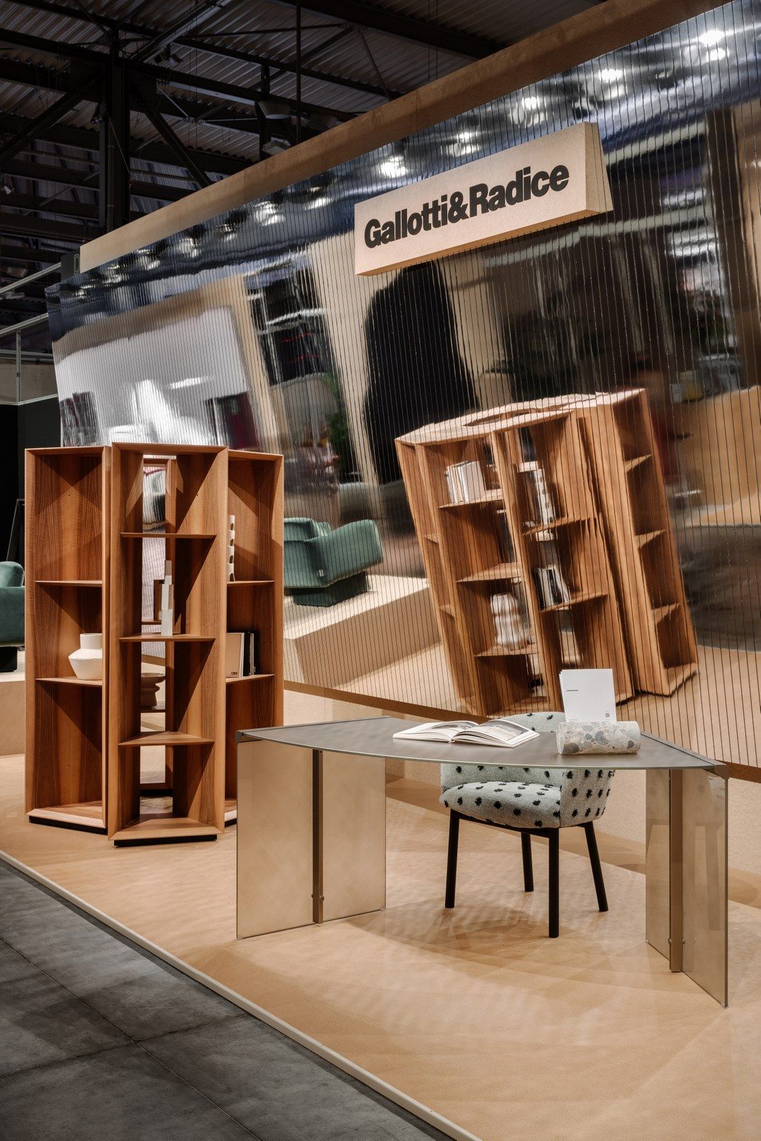 Книжный шкаф из грецкого ореха Gallotti&Radice Prism ARCH-00133969 - Вид №8