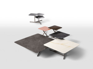 Квадратный металлический журнальный столик