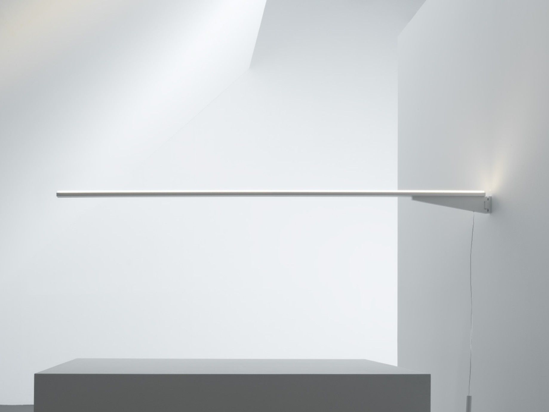 Регулируемая розетка из алюминия и ПММА Stilnovo Xilema ARCH-00146891