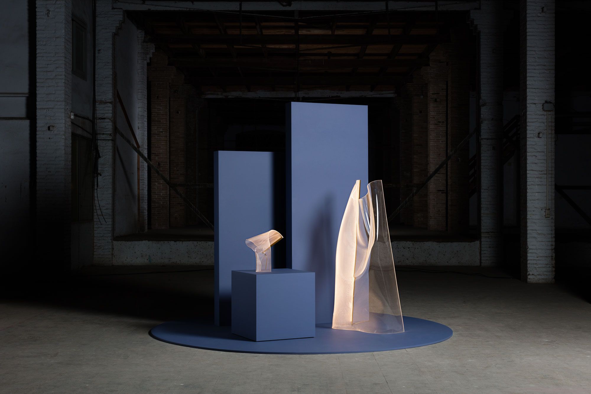 Акриловая светодиодная настольная лампа ручной работы с диммером PARACHILNA GWEILO ARCH-00133993 - Вид №3