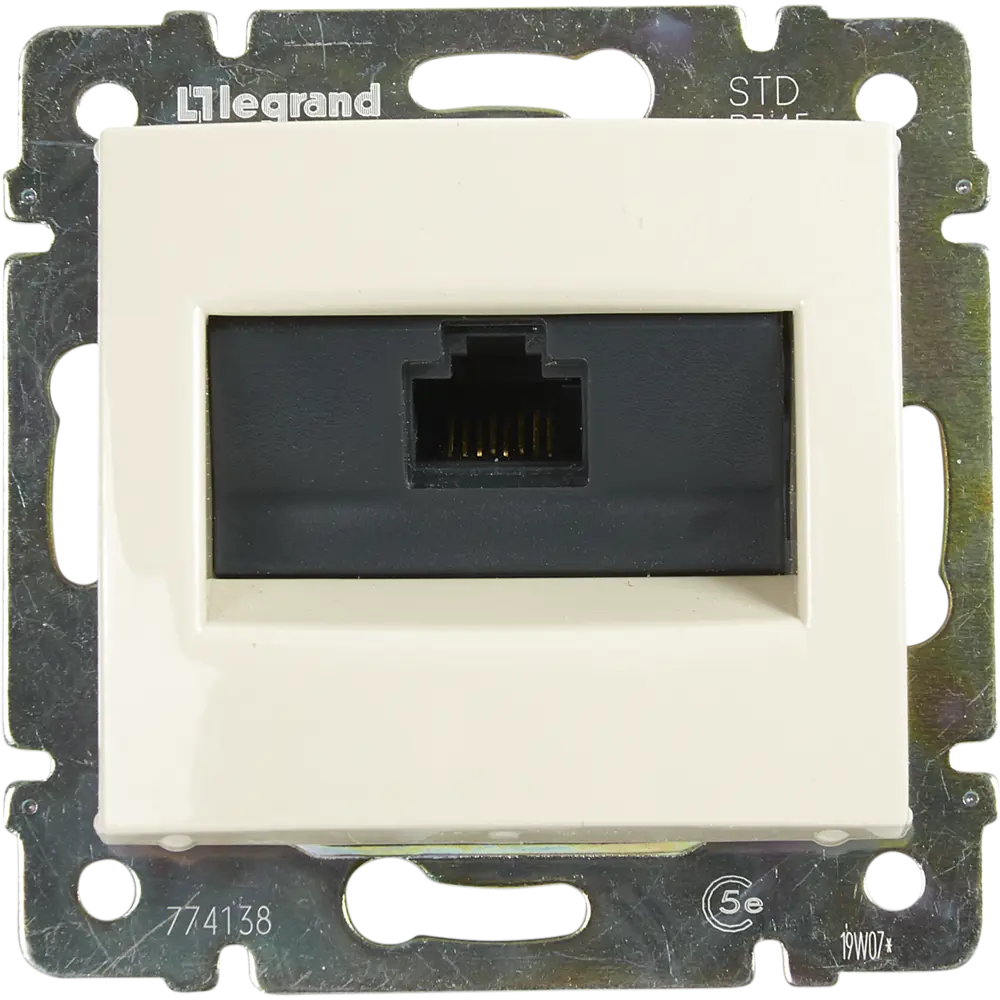 Компьютерная розетка Legrand Valena Classic RJ45 для сетевых подключений 82380091 STLM-0025945