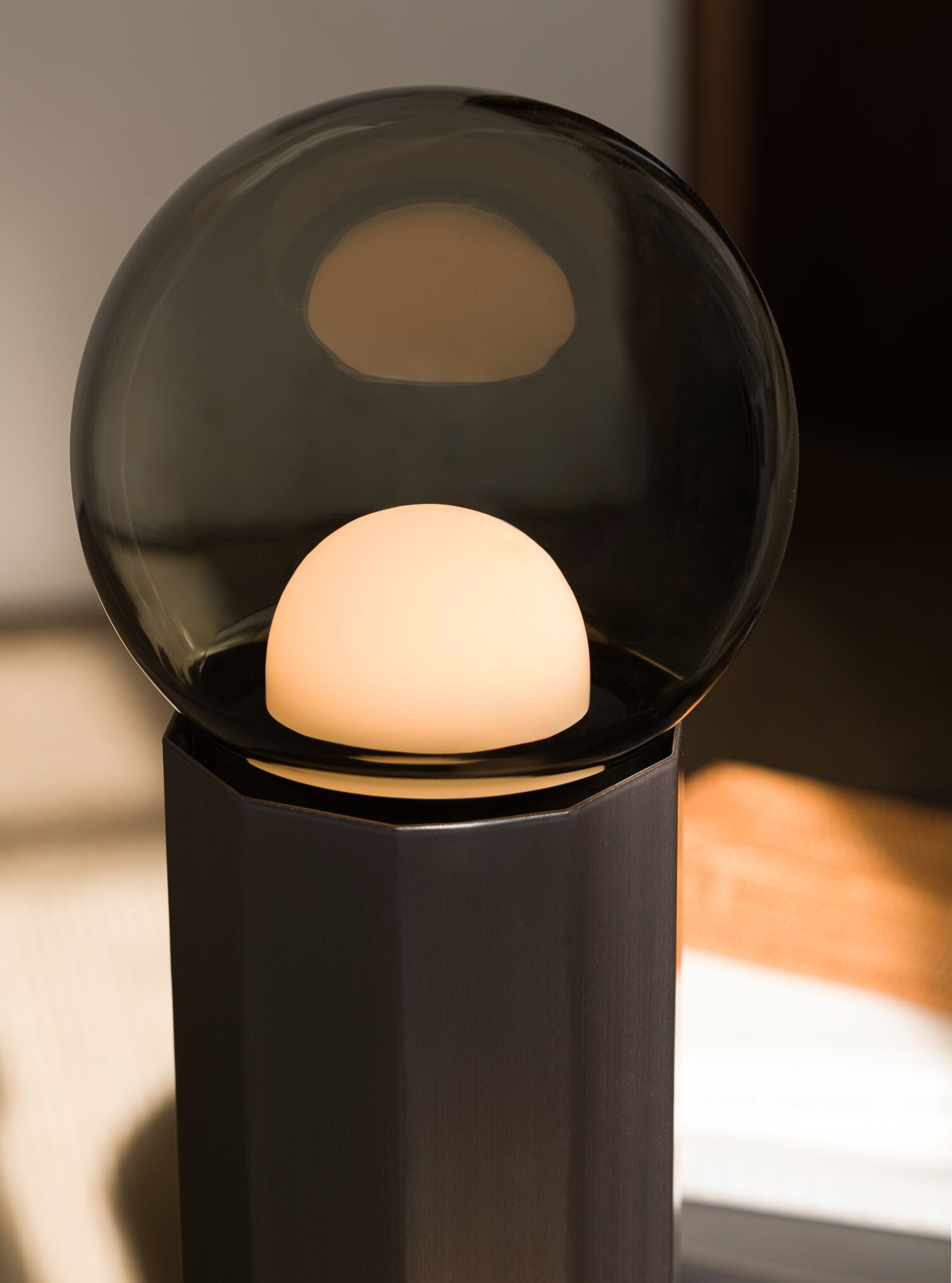 Светодиодный торшер из выдувного стекла и металла BROKIS Prisma ARCH-00031038 - Вид №20