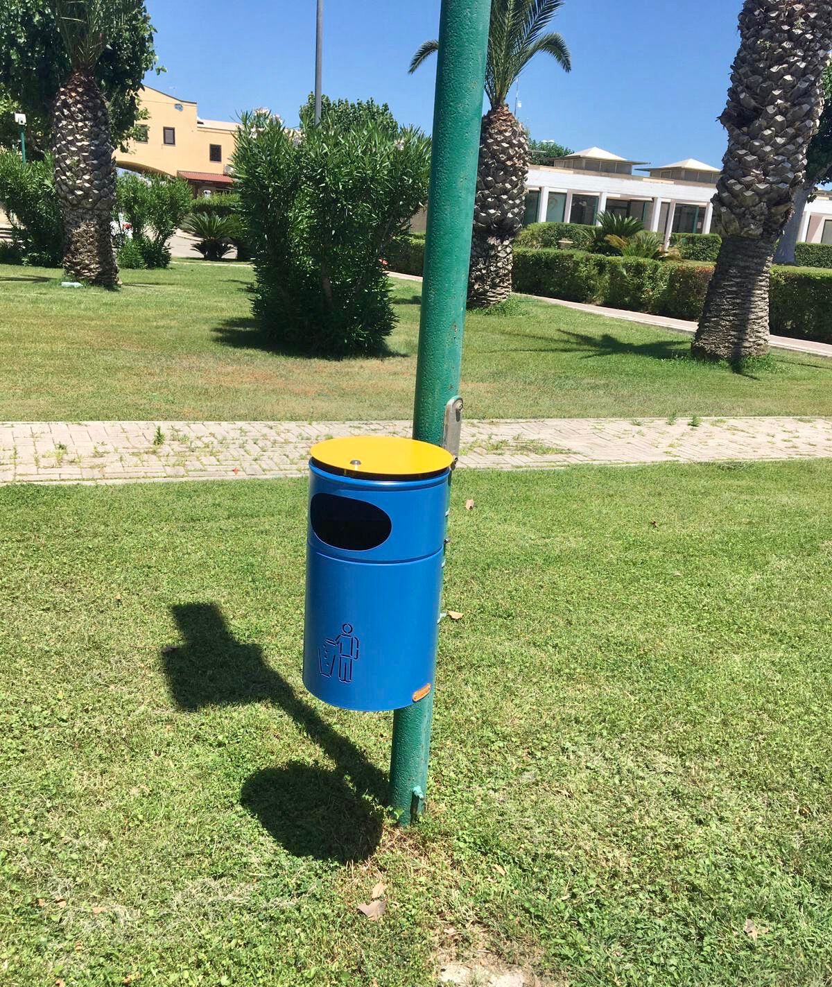 Наружная металлическая стойка для мусора с крышкой CITYSì TIC TAC ARCH-00082322 - Вид №1