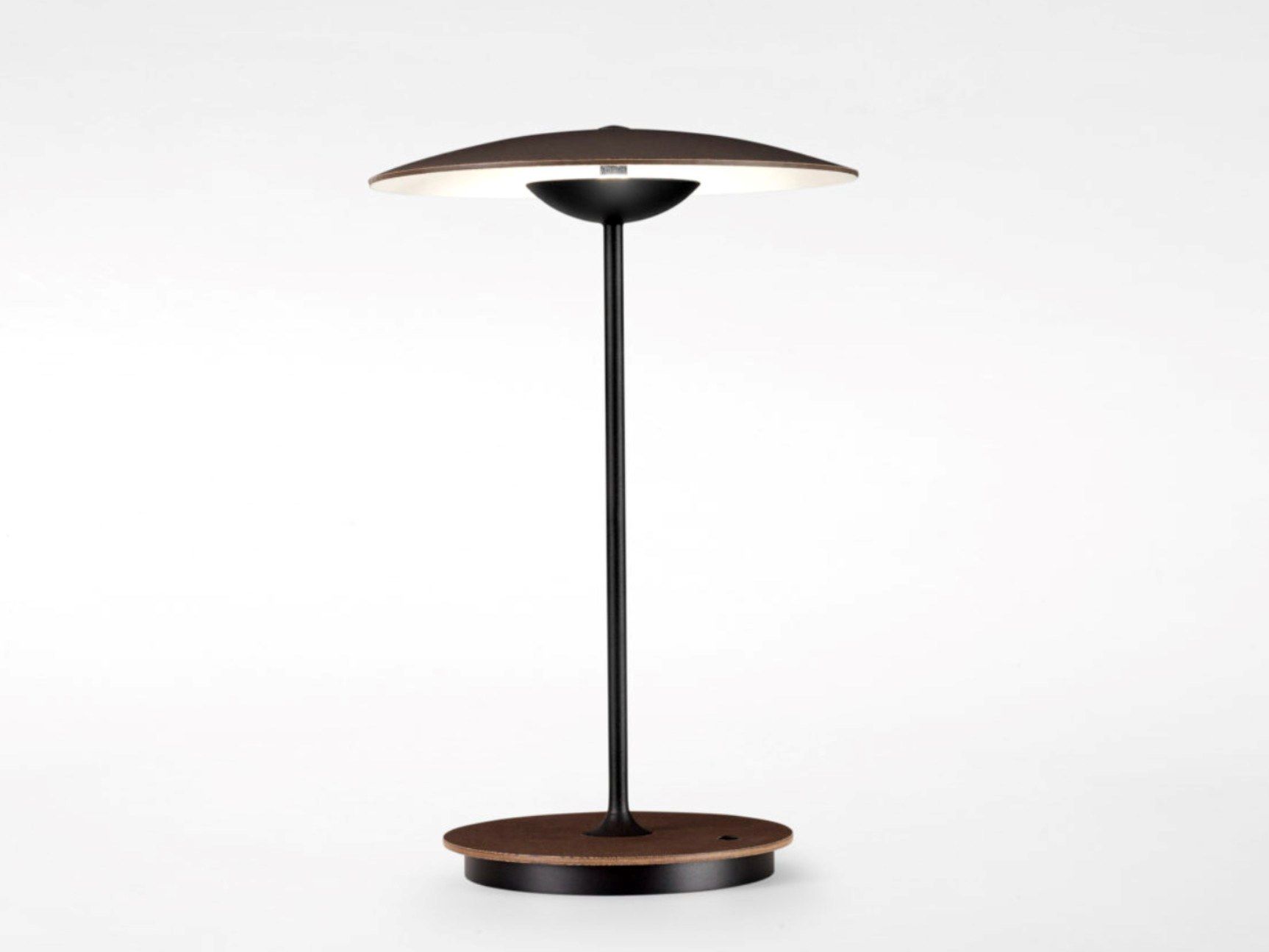 Светодиодная настольная лампа с батарейным питанием из алюминия и дерева Marset ARCH-00020292