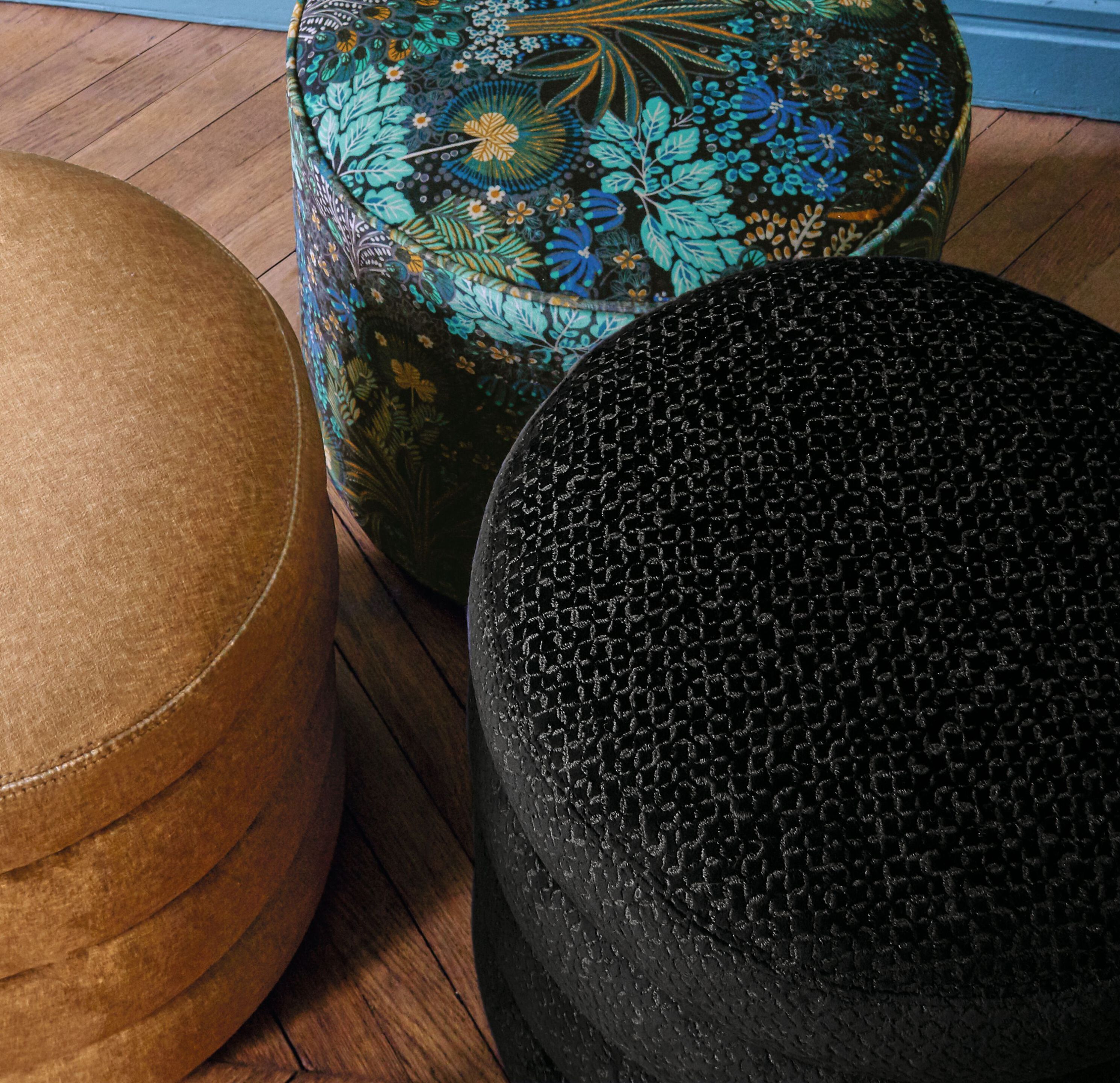 Бархатная однотонная вышитая ткань Casamance Opium ARCH-00039392 - Вид №1