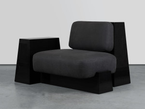 Кресло из кожи и дерева